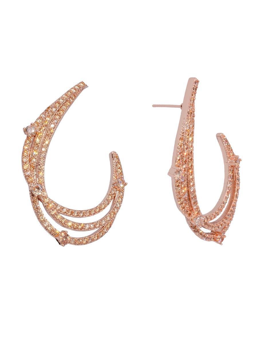 Aretes con acabado baño de oro rosa Aretes con acabado baño de oro rosa
