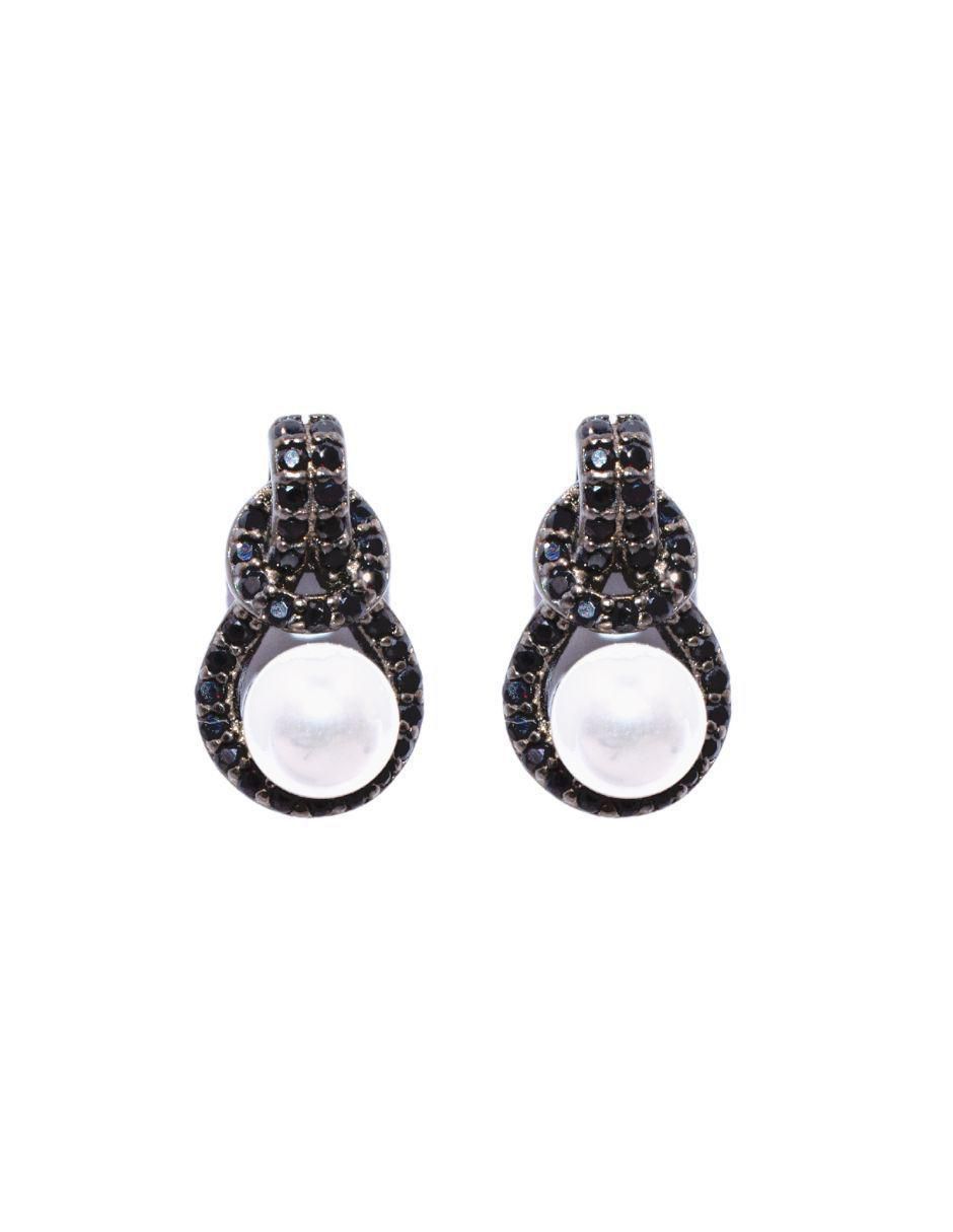 Aretes con acabado baño de rodio perla 2