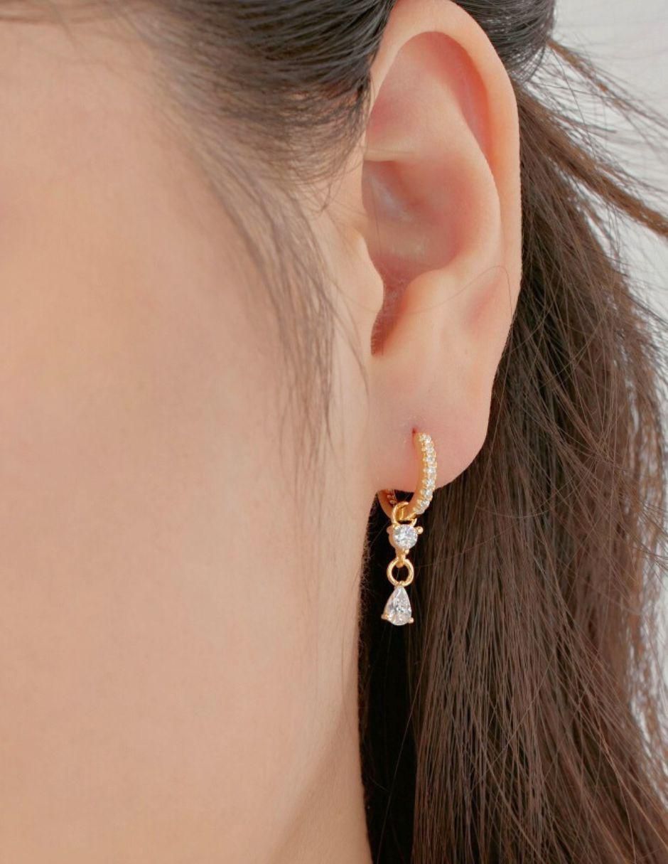 Aretes de gota de plata P 925 con acabado baño de oro zirconia