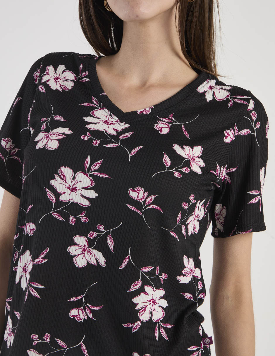 Playera manga corta cuello V para mujer 9