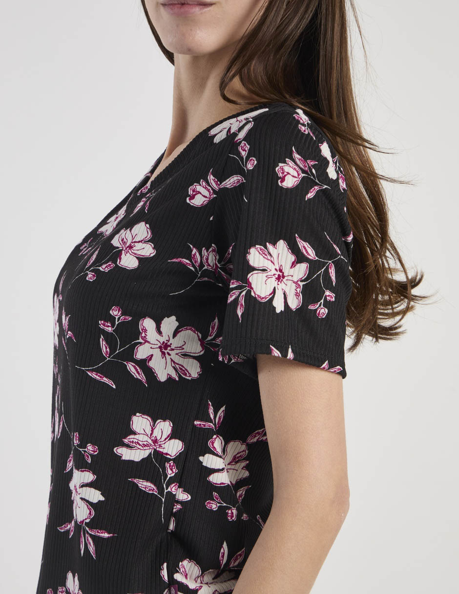 Playera manga corta cuello V para mujer 10