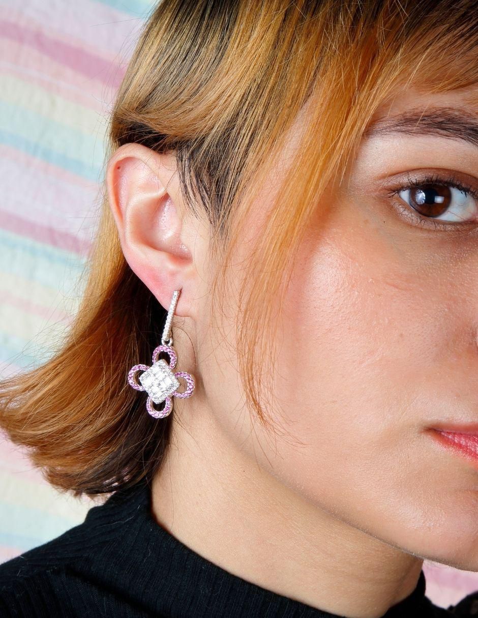 Aretes de flor con acabado baño de rodio 5