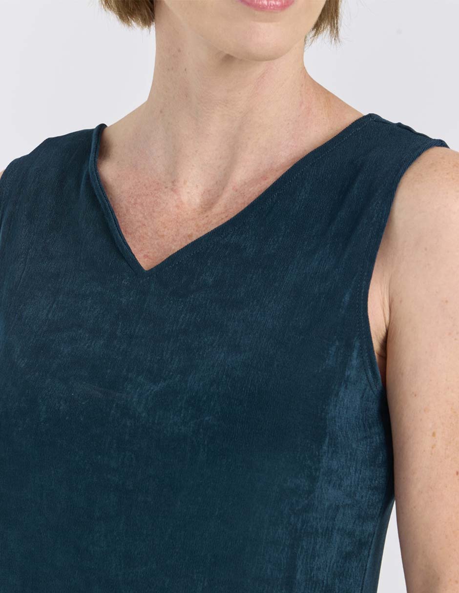Top cuello redondo escote medio tirante ancho