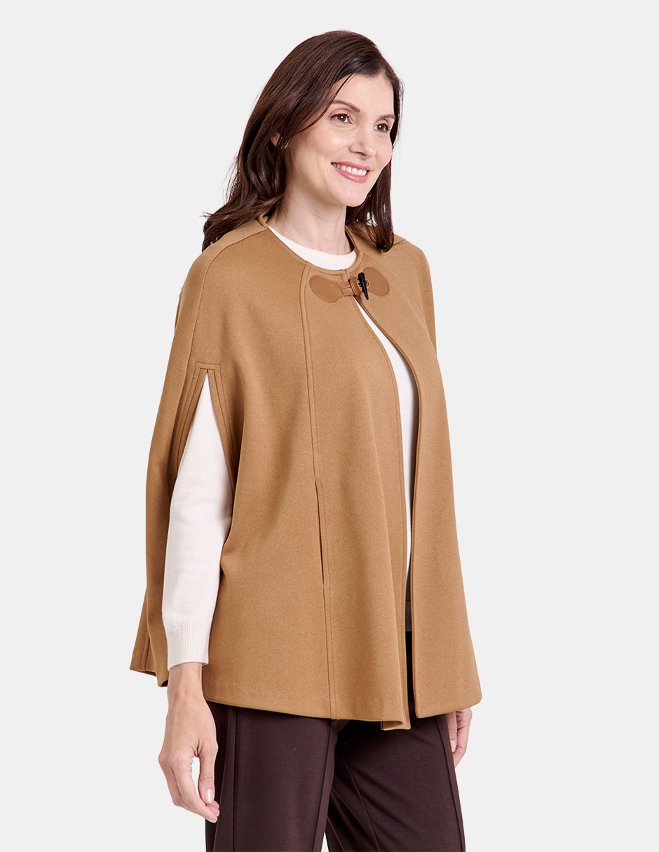 Capa para mujer