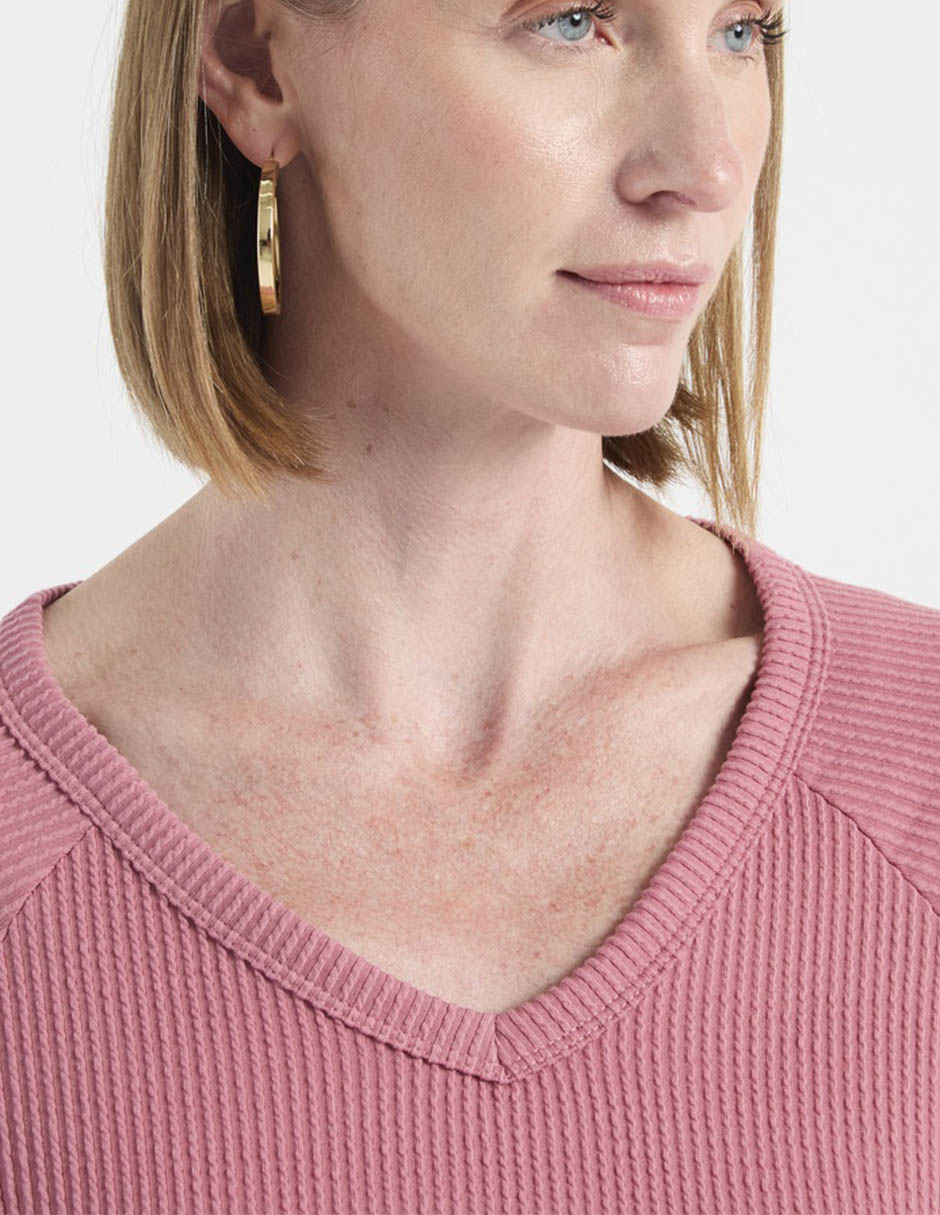Playera manga corta cuello v para mujer 3