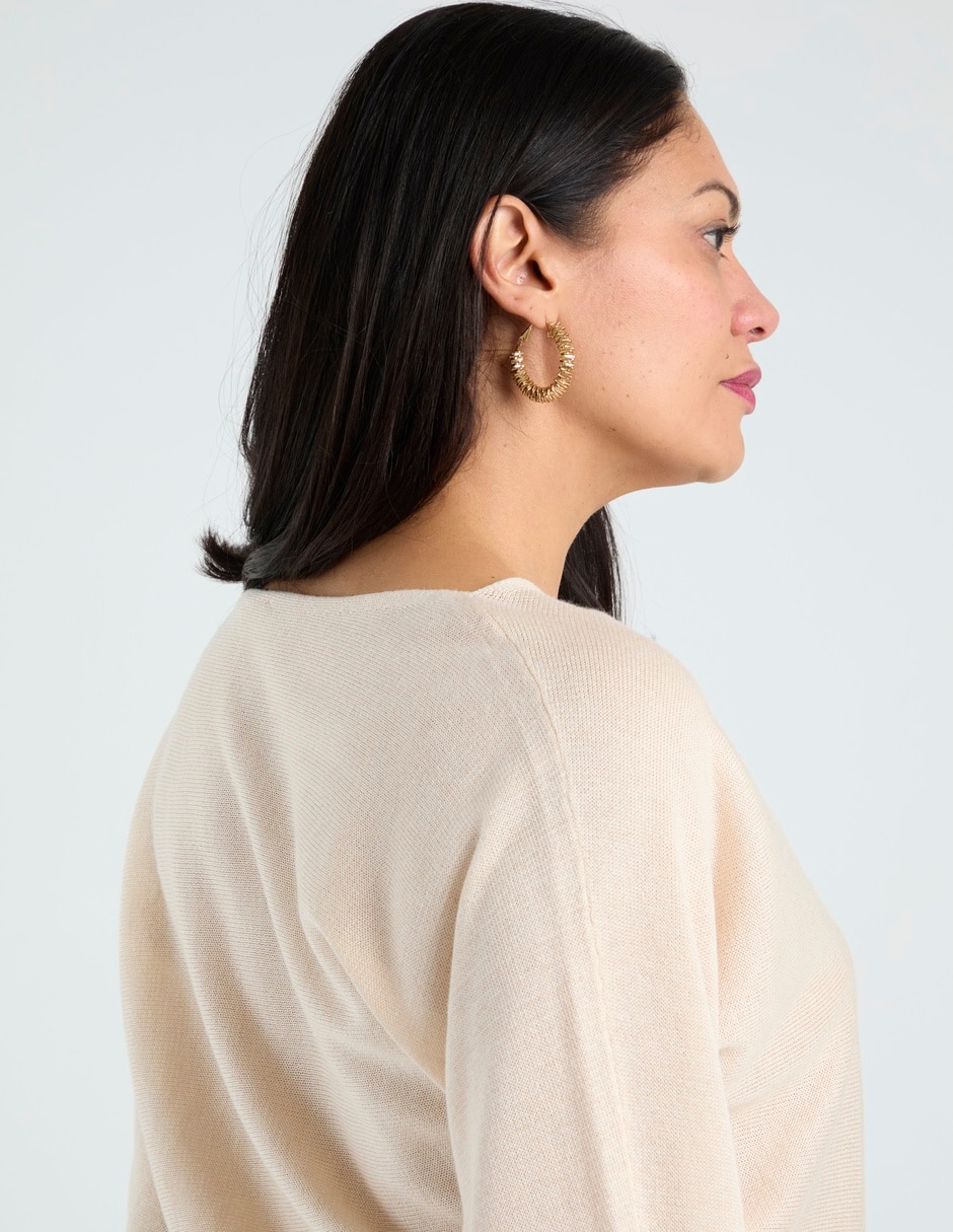 Suéter cuello ojal para mujer 10