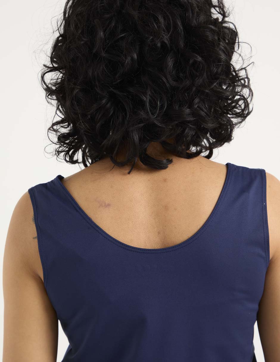 Top cuello redondo escote medio tirante ancho 9