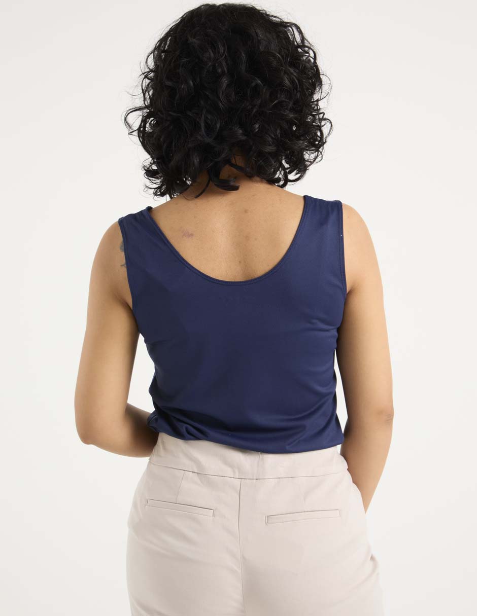 Top cuello redondo escote medio tirante ancho 11