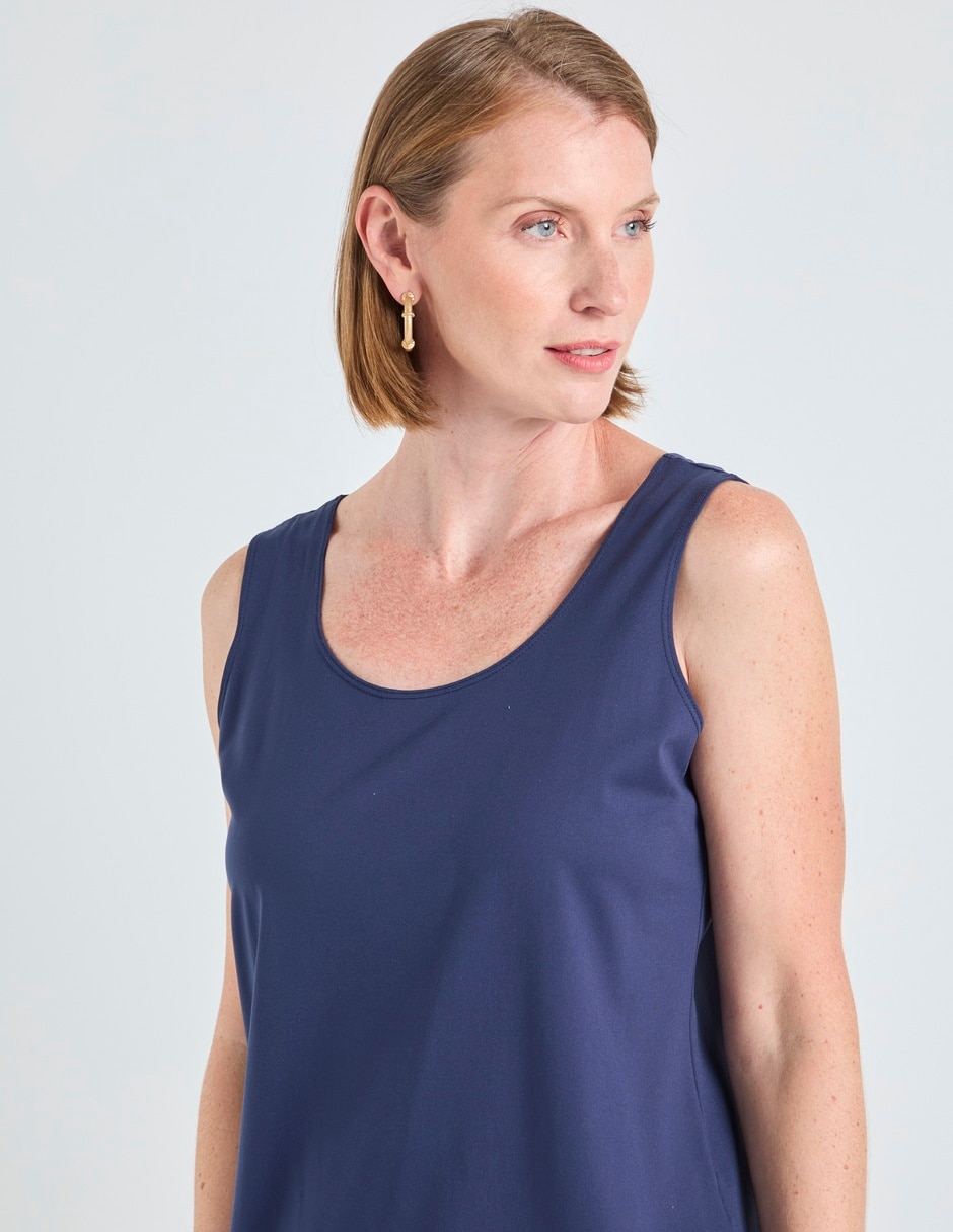 Top cuello redondo escote medio tirante ancho 8