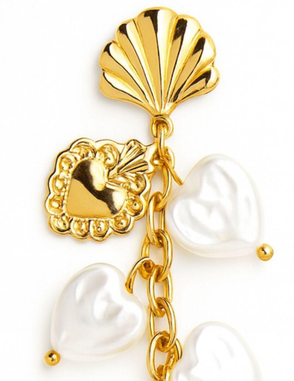 Aretes de corazón Milagritos con acabado brillante 4