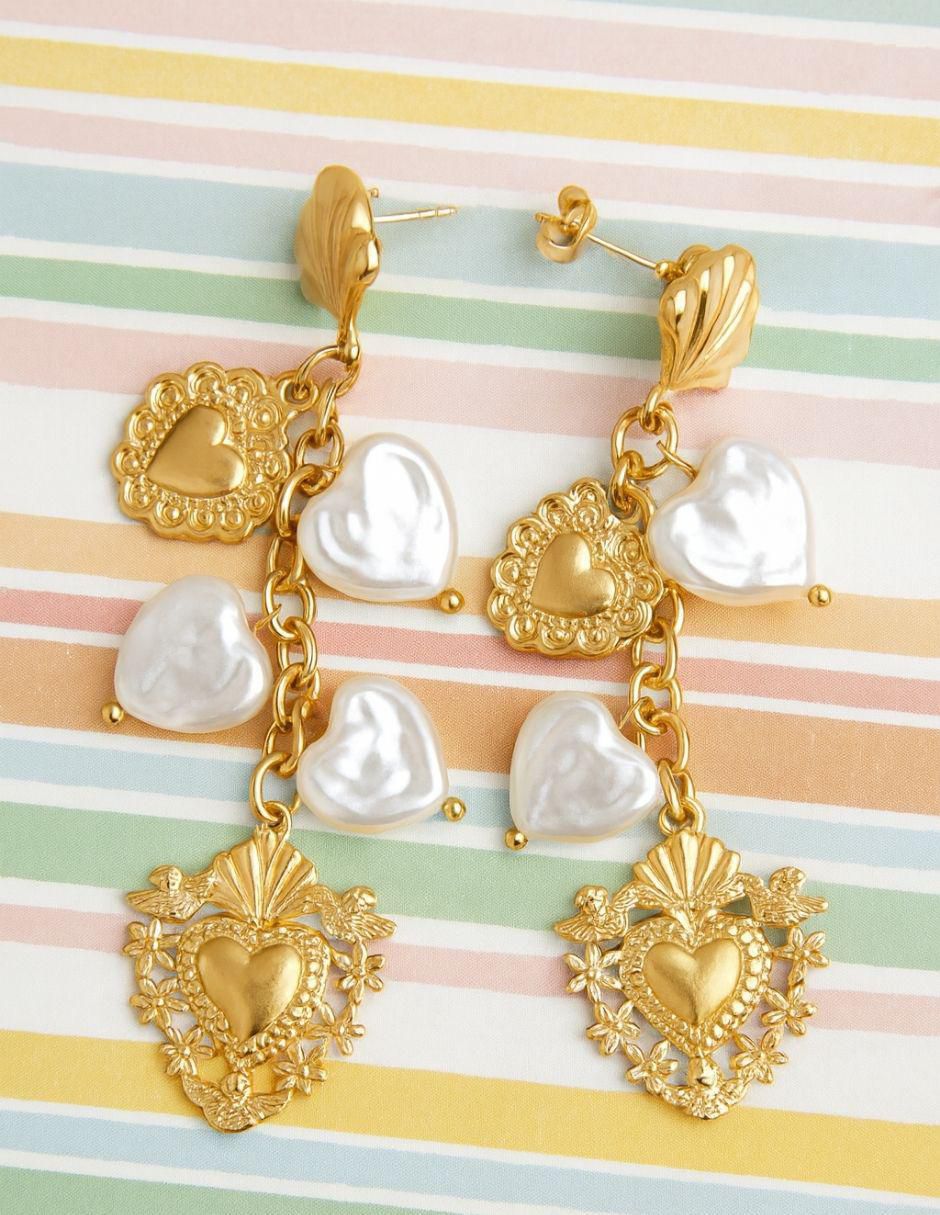 Aretes de corazón Milagritos con acabado brillante 5