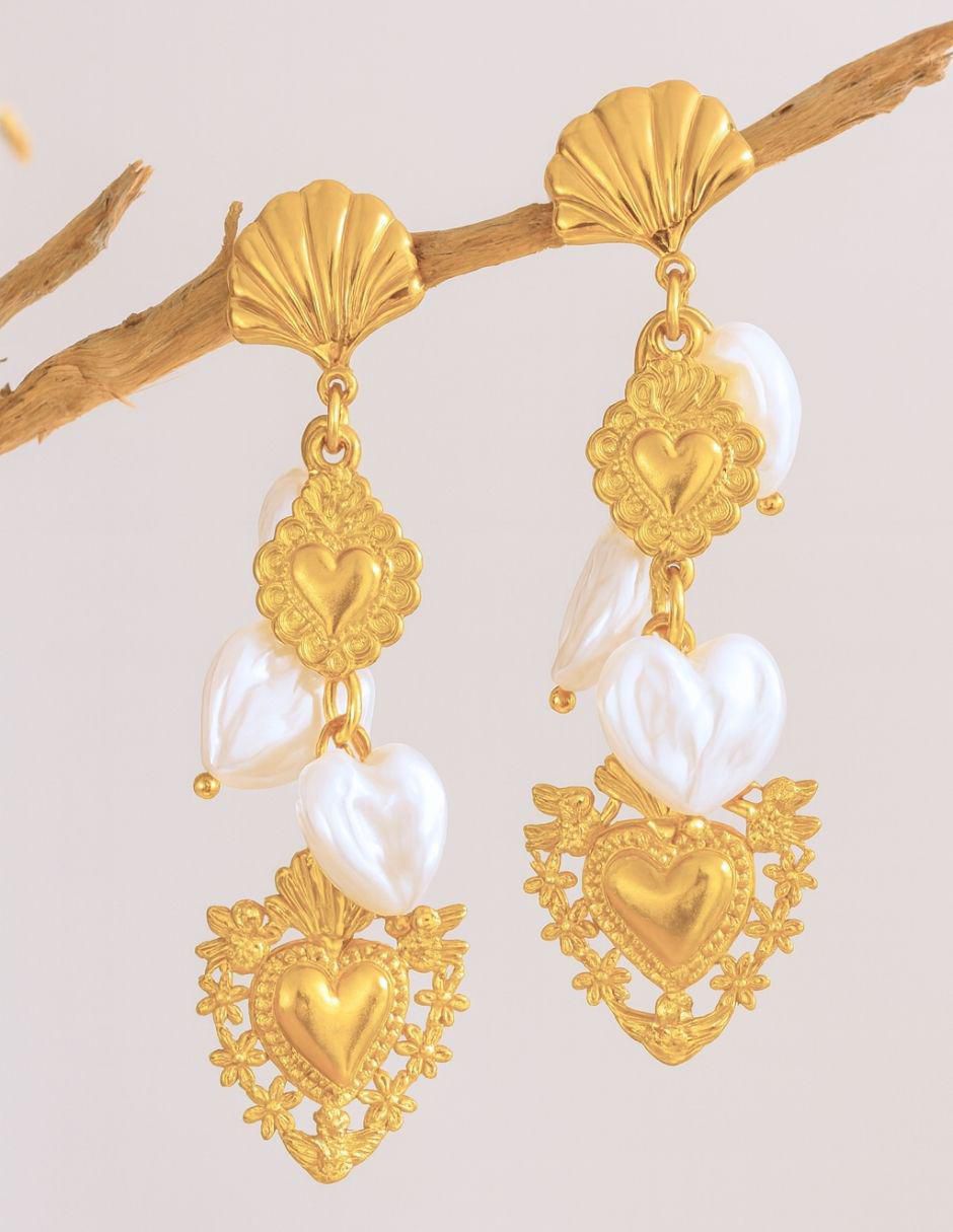 Aretes de corazón Milagritos con acabado brillante 7