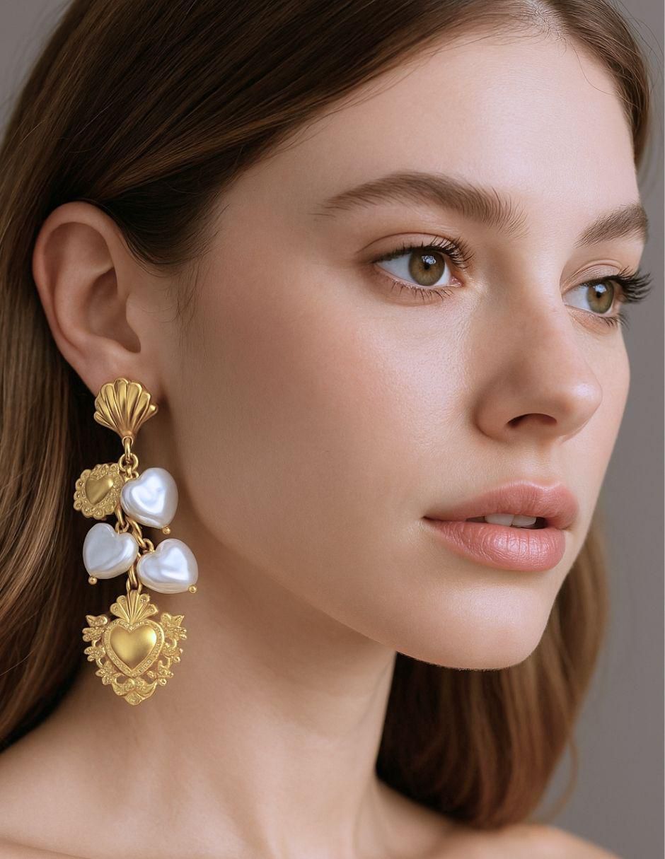 Aretes de corazón Milagritos con acabado brillante 8