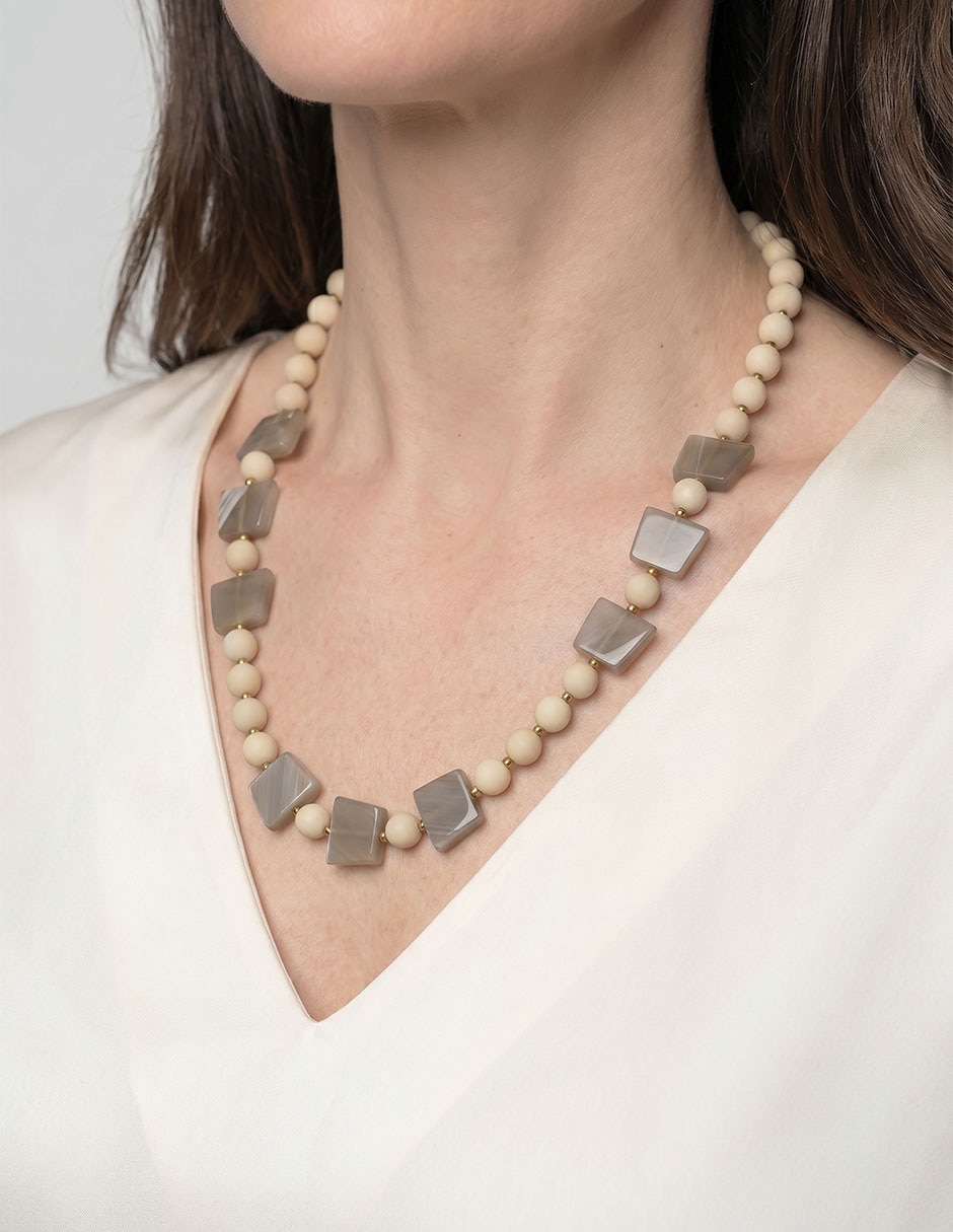 Collar 4