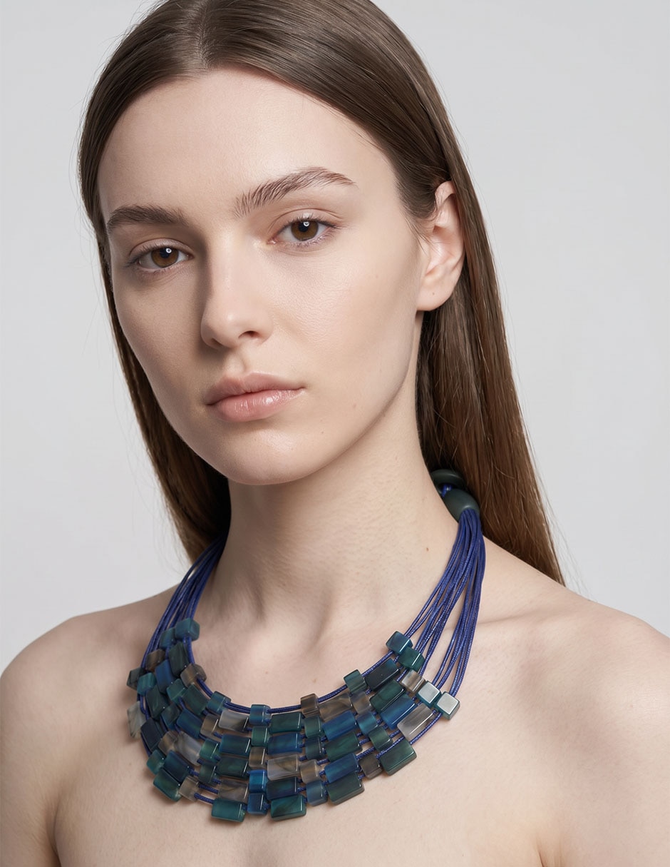 Collar 4