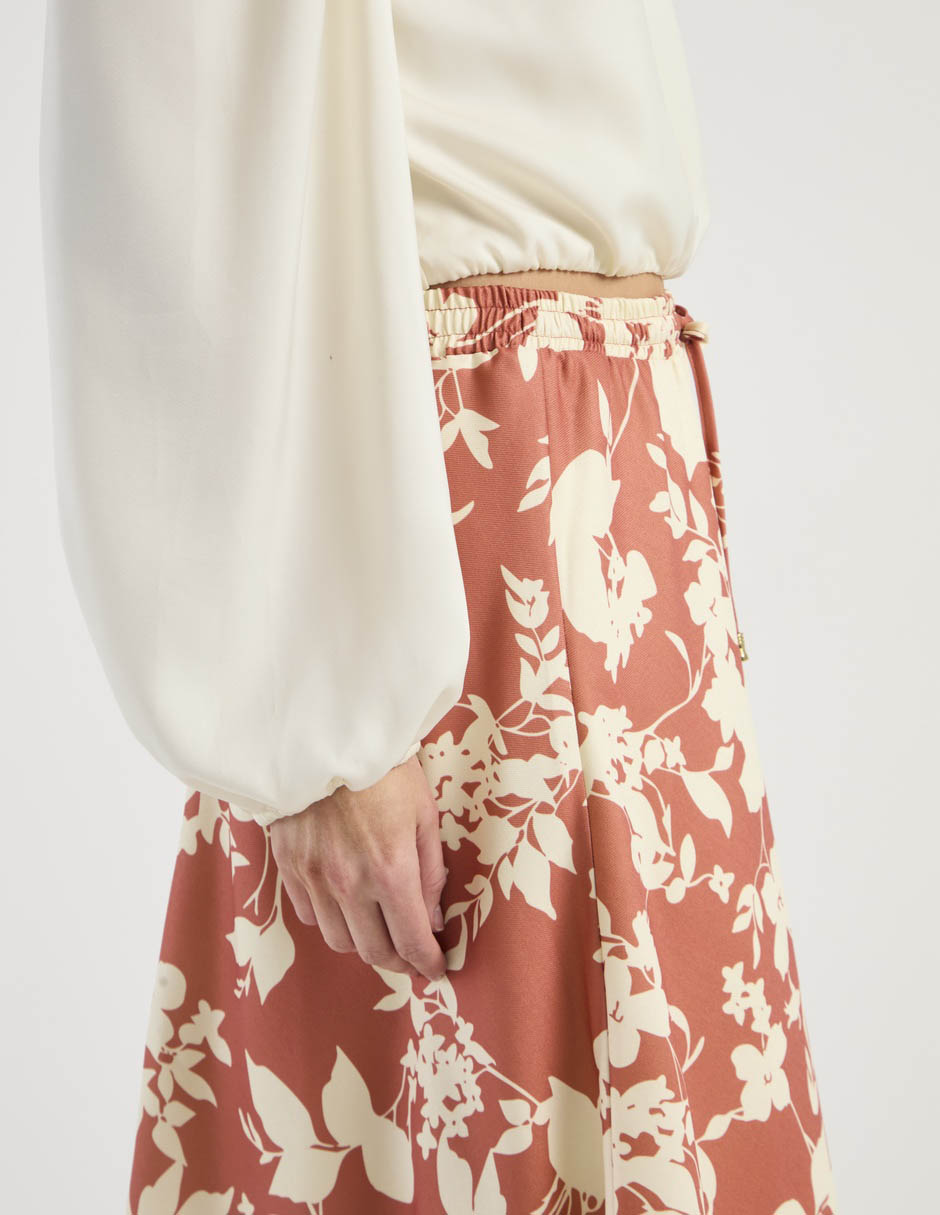 Falda crop a la cintura