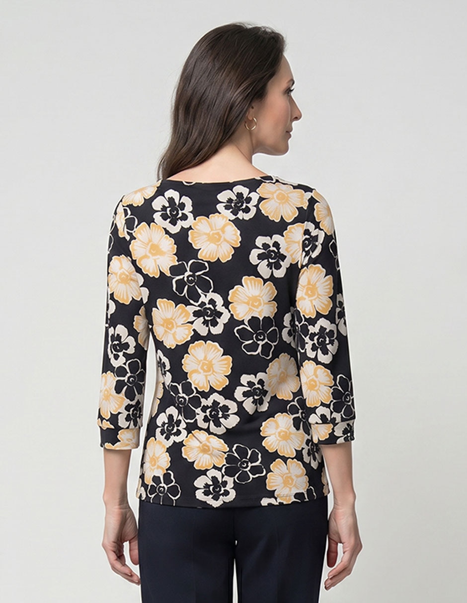 Playera manga 3/4 cuello ojal mujer 3