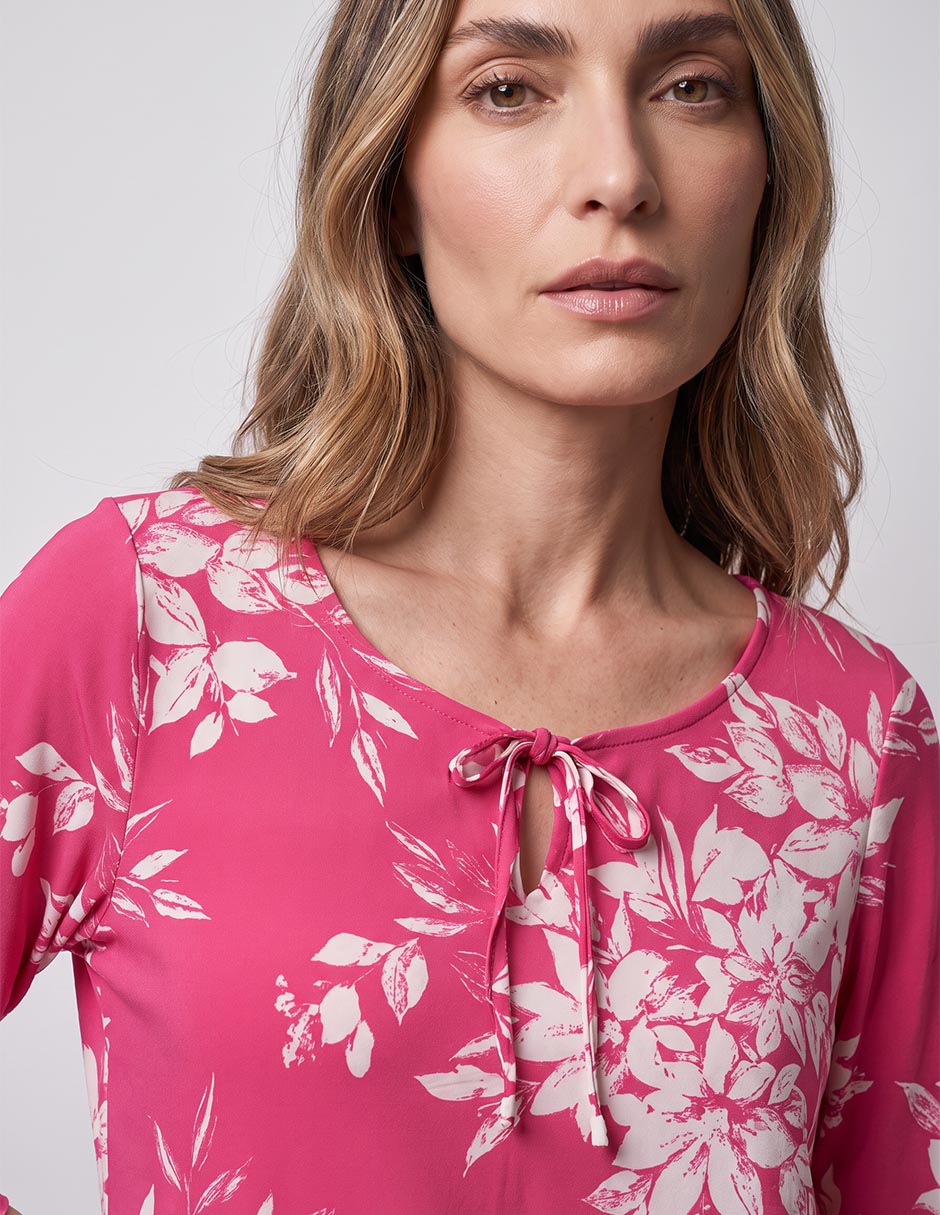 Playera manga 3/4 cuello redondo para mujer 3