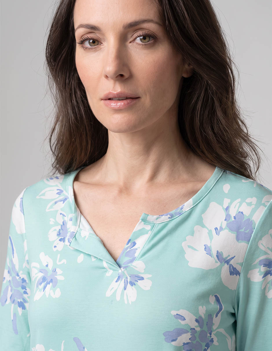Playera manga 3/4 cuello v para mujer 3