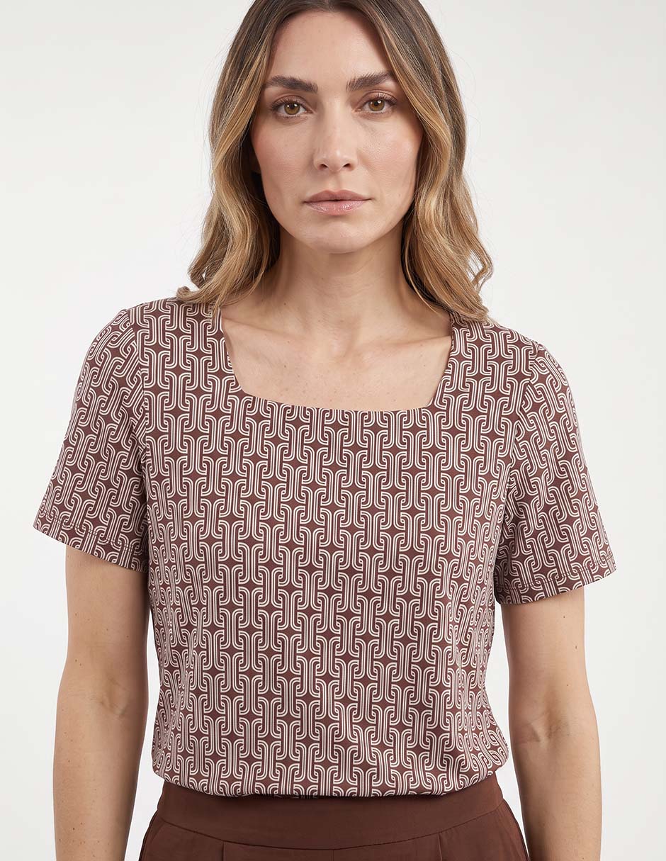 Playera manga corta cuello cuadrado para mujer 4
