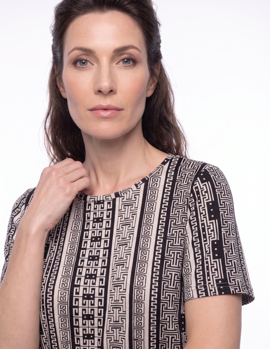 Playera manga corta cuello redondo para mujer 4