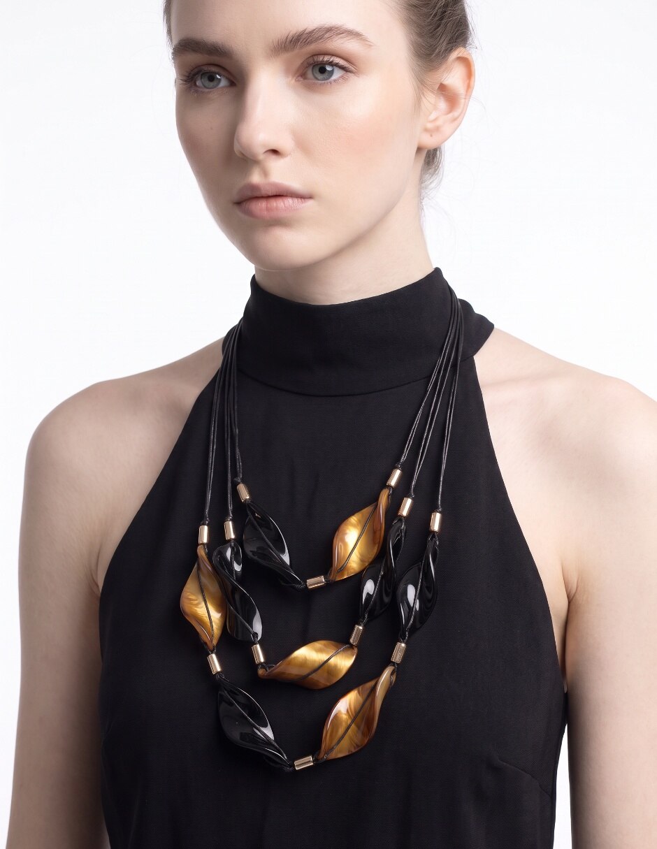 Collar 4