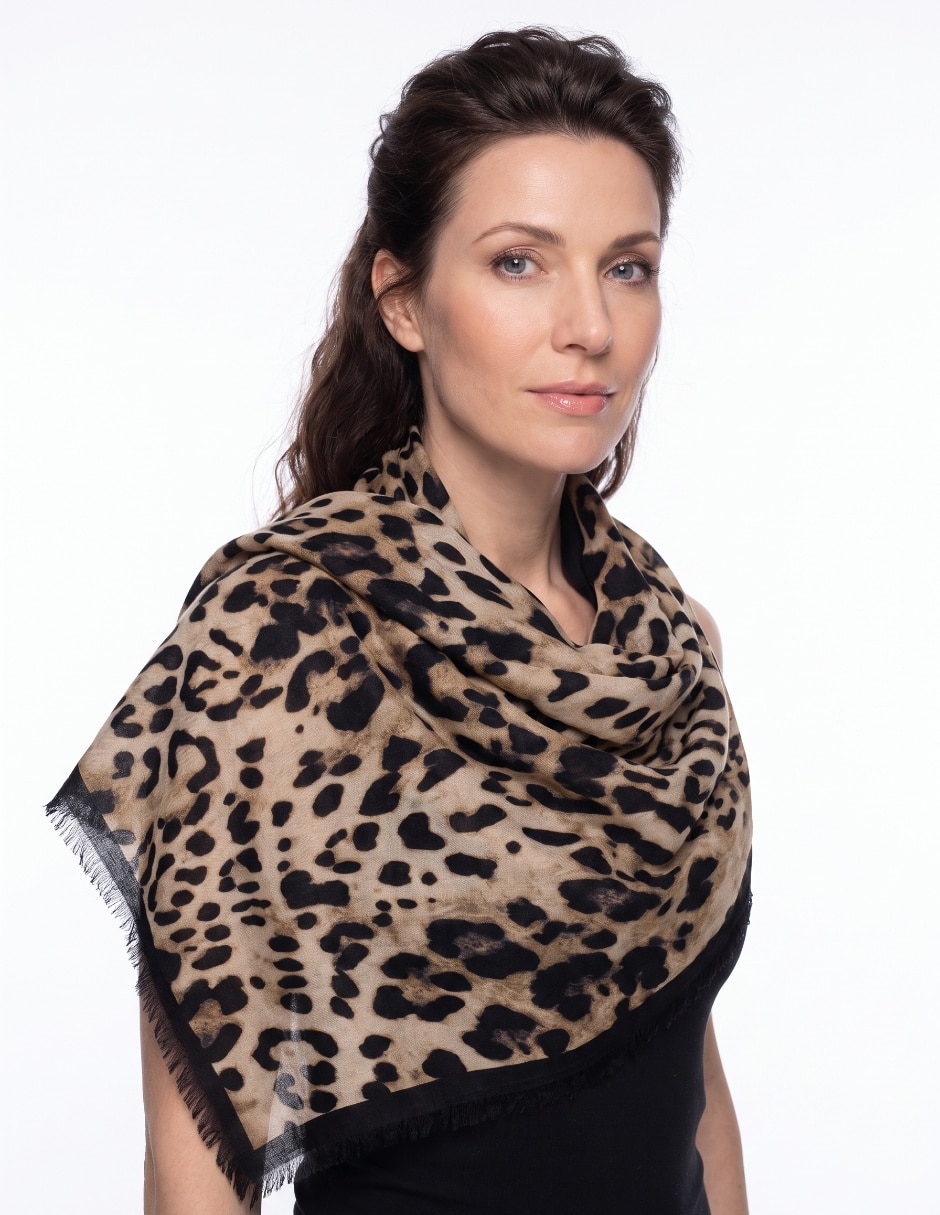 Pashmina con estampado animal print para mujer 3