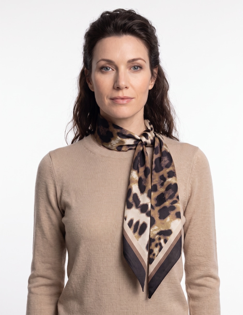 Pashmina con estampado animal print para mujer 3