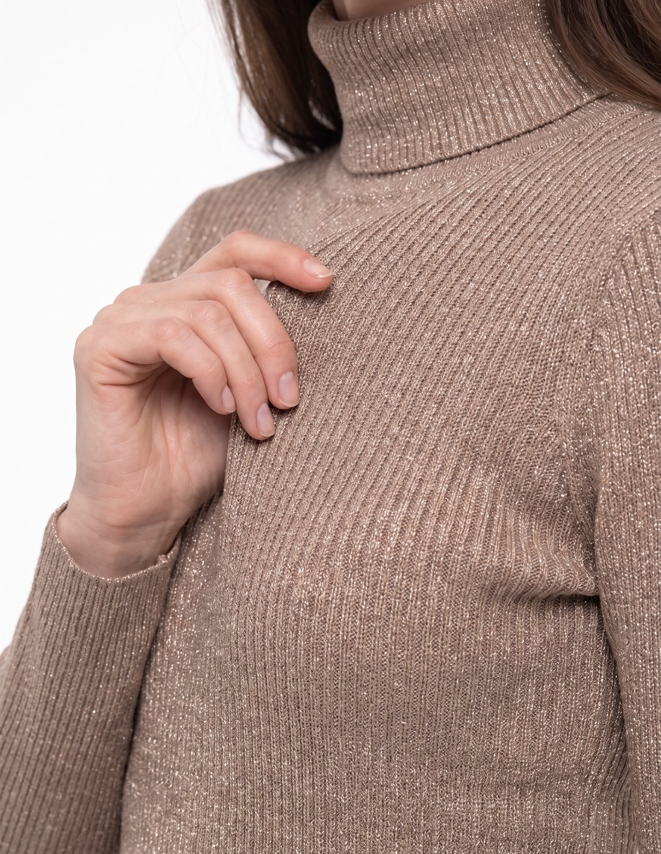 Suéter cuello tortuga para mujer 4